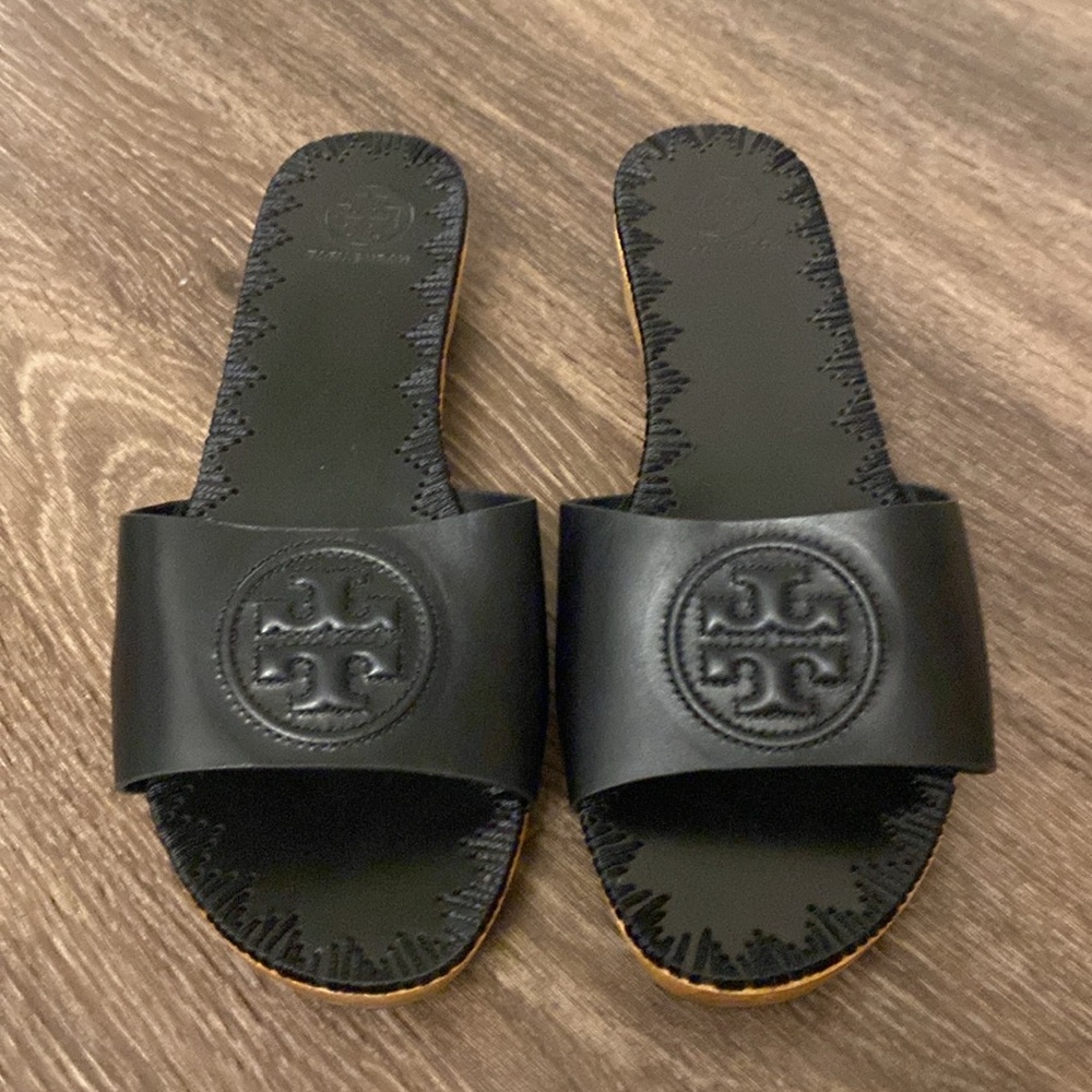 Tory Burch Aerin black leather slide/sandal with wooden sole. Like new! Size 8